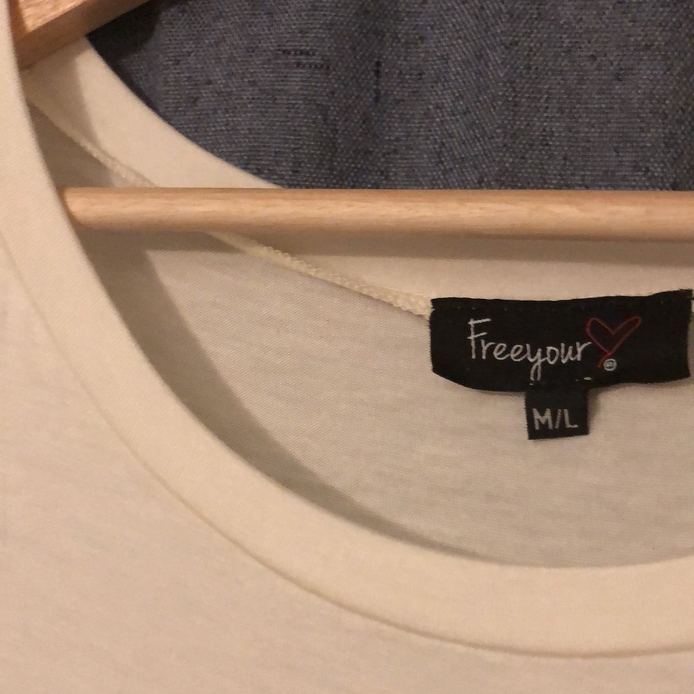 🎉🎉SALE🎉🎉Brand new!! Mermaid Tee M/L - Picture 4 of 4